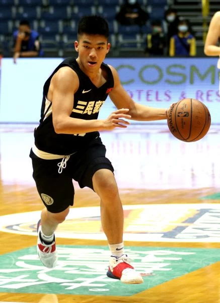 三民李宥騏23分、12籃板「雙十」。大會提供