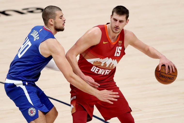 金塊1哥「小丑」約科奇(Nikola Jokic)無愧全NBA最全能長人。法新社