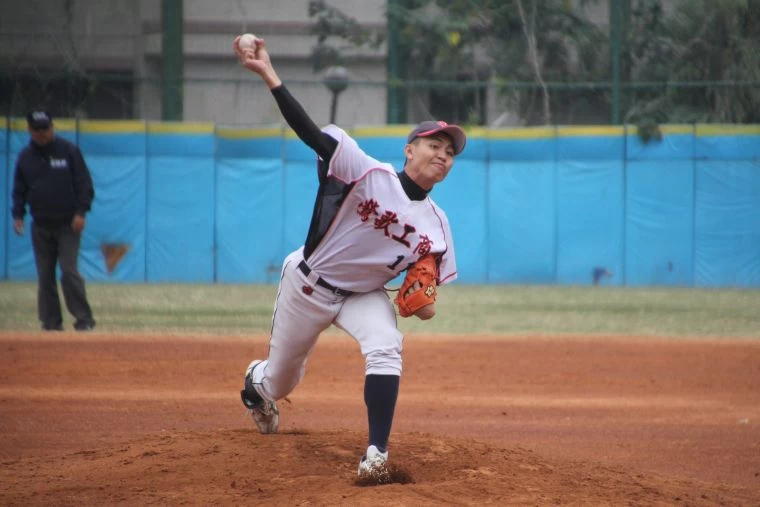 鶯歌工商蕭仰辰先發7局1責失奪勝,率隊淘汰崇義。