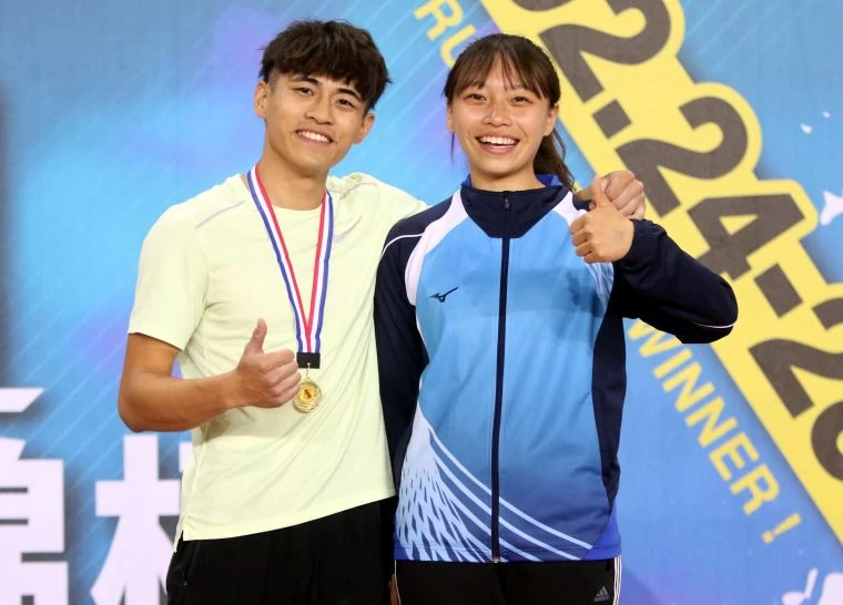 黃湧富的妹妹黃凱筠也是撐竿跳選手,兄妹倆感情超好。林嘉欣/攝影。