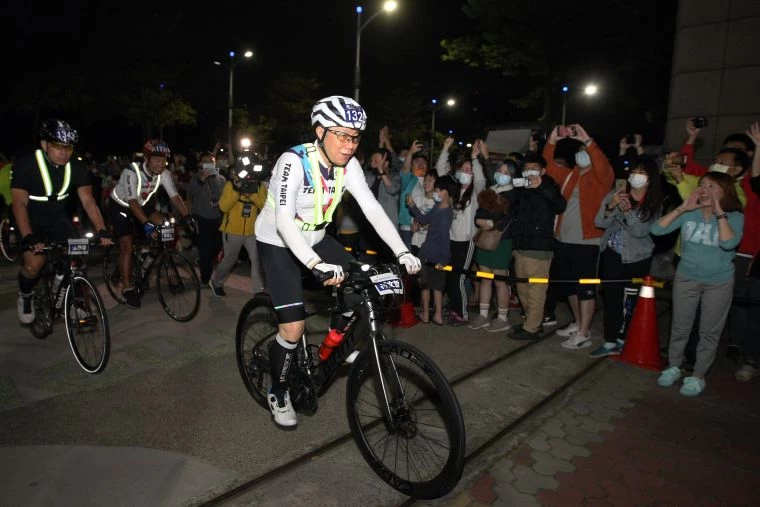 柯文哲市長率先衝線。官方提供
