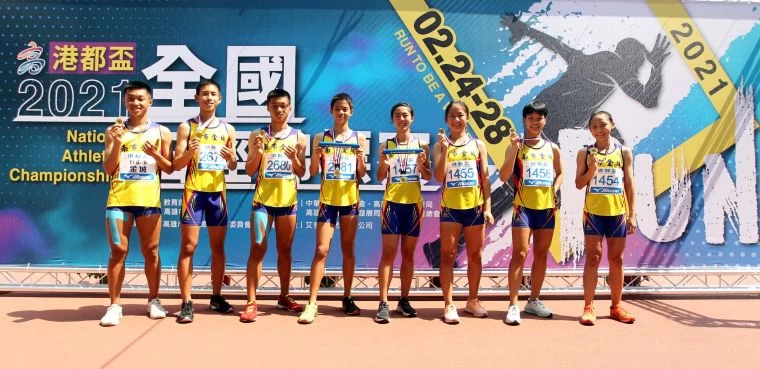 金城國中首度包辦港都盃國男、國女4*400公尺接力雙料冠軍。林嘉欣／攝影。