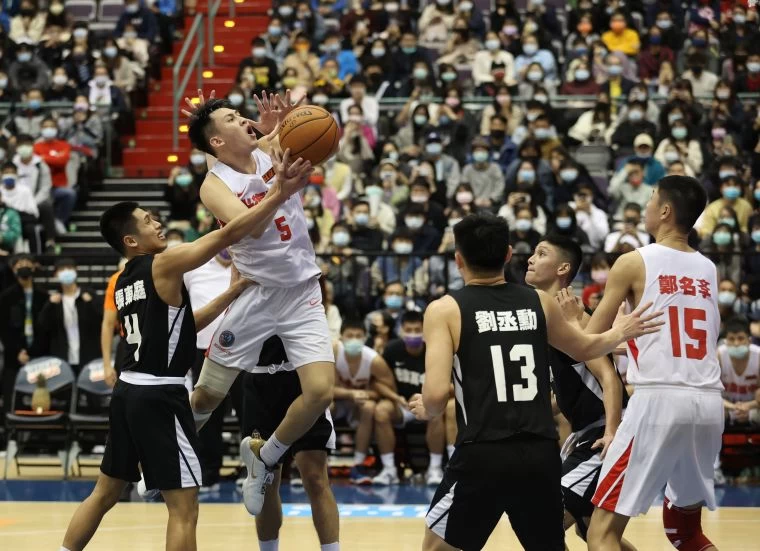 光復陳將双18分、11籃板。李天助攝