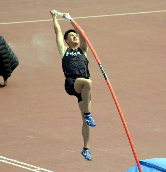林峻毅以4.82公尺，打破高懸5年的大會紀錄4.81。林嘉欣／攝影。