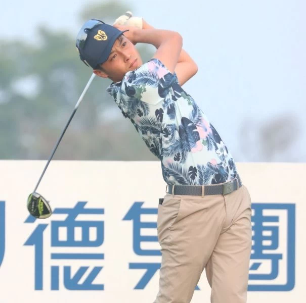 2021肇喜登峰巡迴賽TPGA公開賽第一回合楊斐皓68桿(-4)暫並列第一。鍾豐榮攝影