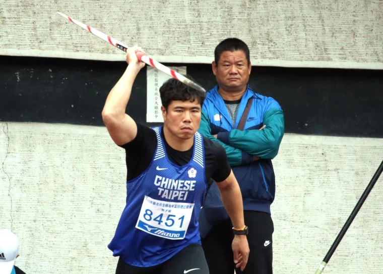 黃士峰以79.30在新北市青年盃田徑賽公開男子標槍決賽封王。林嘉欣/攝影。
