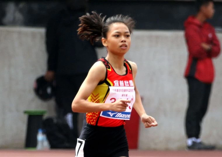 陳潔安打破高懸12年的國女800公尺大會紀錄。林嘉欣/攝影。