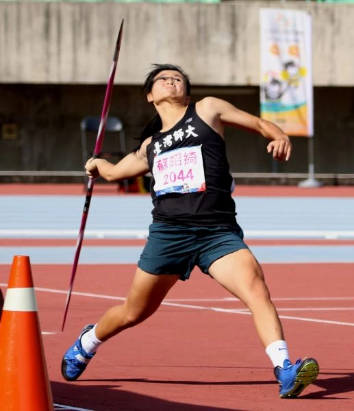 台灣師大蘇昭綺以56.10破大會,達標2022年亞運和2019年世大運,躍居歷年第二傑。資料照片 林嘉欣/攝影。
