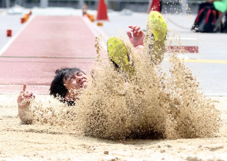 國立體育大學陳駿霖15.54第二。林嘉欣/攝影。