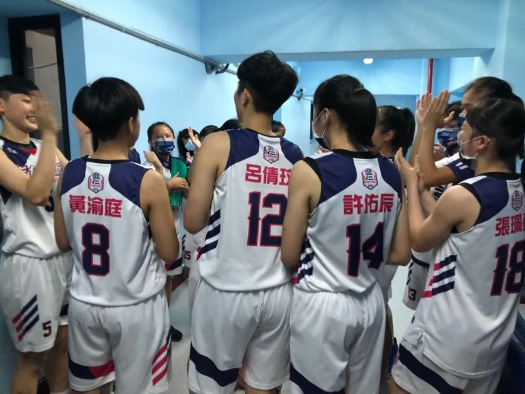 落後13分大逆轉,能仁士氣拉抬挑戰竹商霸業。大會提供