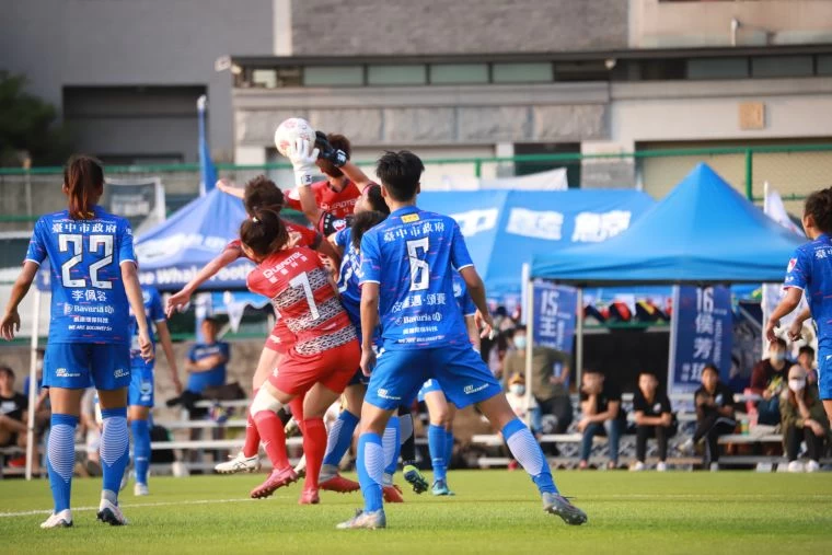 上屆冠亞軍花蓮、藍鯨首戰踢和。花蓮女足提供