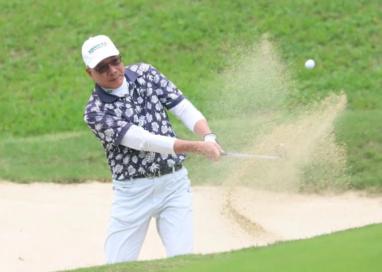 第一回合謝錦昇擊出70桿以(-2)暫列第三。鍾豐榮攝影