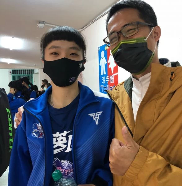 培英「潛力股」李郁慈的JHBL之旅，老爸陪著成長。大會提供