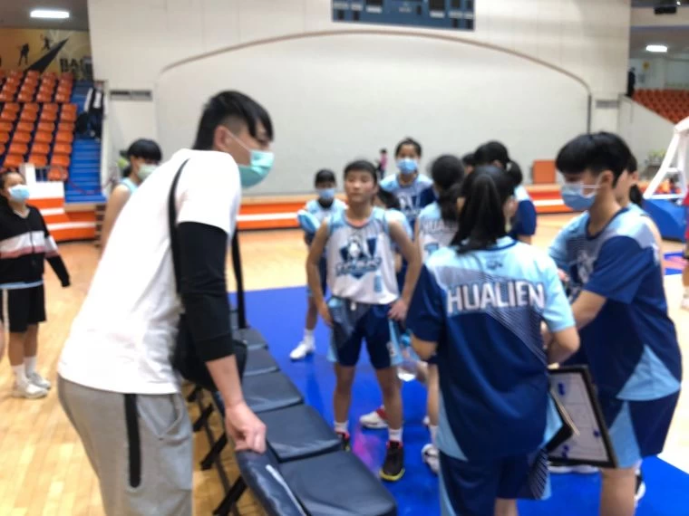 自強輸銘傳決賽首敗,教練仍安慰球員末役拚大成。大會提供