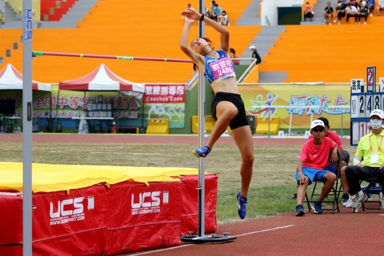 全中運田徑賽高女跳高決賽，馬公高中歐旻珩1.78連莊創最佳。林嘉欣／攝影。