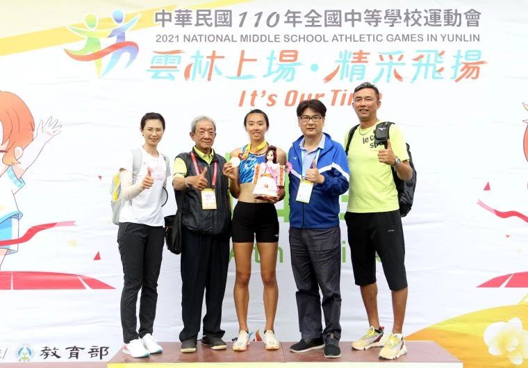 全中運田徑賽高女跳高決賽，馬公高中歐旻珩以創個人最佳的1.78連莊。林嘉欣／攝影。