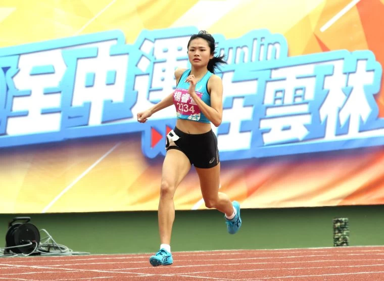 麥寮高中楊睿萱的美國夢即將啟航。林嘉欣/攝影。