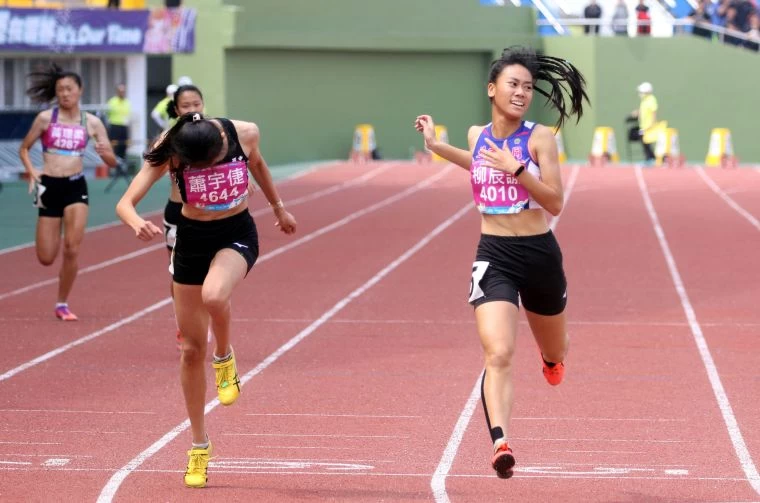 全中運國女400公尺金牌大同高中柳辰諭。林嘉欣／攝影。