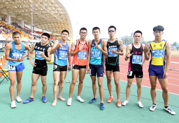 高男800公尺決賽,陽明高中曾子盛1:52.46稱王。林嘉欣/攝影。