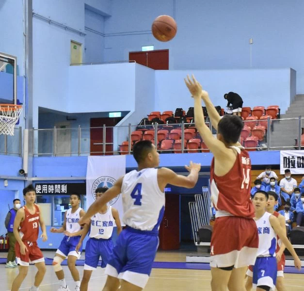 光復、能仁一路拉鋸。大會提供