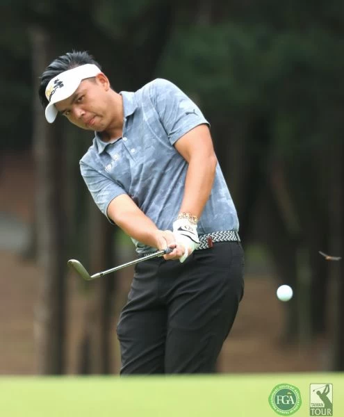 第三回合洪健堯三天成績以(-5)暫並列第二。鍾豐榮攝影