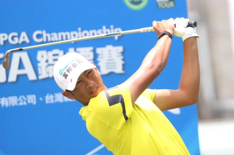 第一回合王偉軒67桿(-5)暫列第一。鍾豐榮攝影