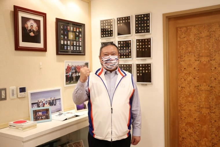 中華奧會林鴻道主席提到,口罩雖是最基本的防疫物資,但也是最重要的必需品。中華奧會提供