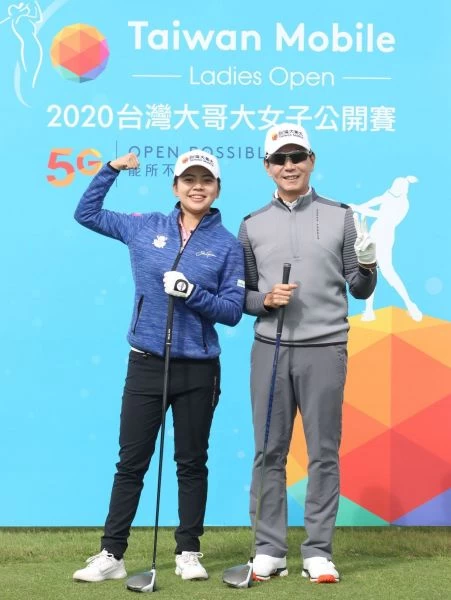 台灣大哥大董事長蔡明忠第一時間向徐薇淩跨海道賀,送出6位數激勵獎金。官方提供
