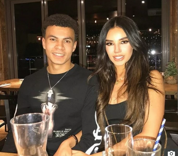 英格蘭球星阿里(Dele Alli )與他的名模女友盧比梅Ruby Mae。摘自阿里IG