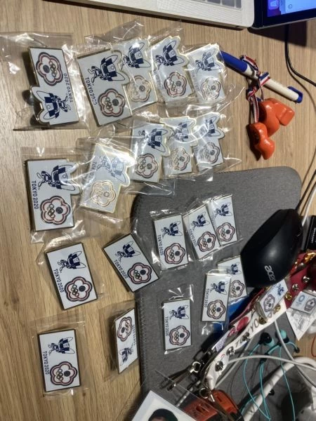 中華隊的大徽章。盧威儒提供