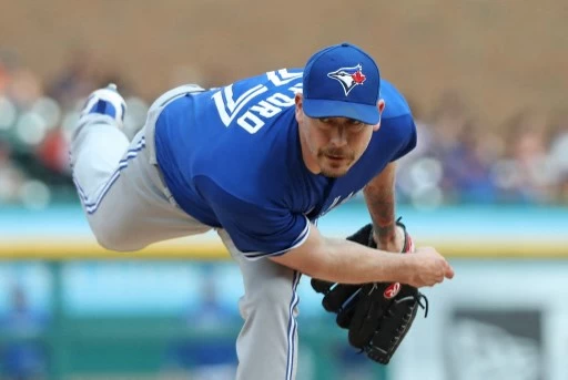 8歲老將投手阿克斯佛德(John Axford)加盟密爾瓦基釀酒人,結果第一場就傷退。法新社