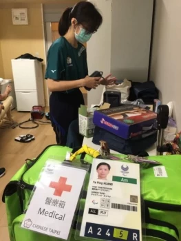 黃雅萍醫師擔任我國帕運代表團醫療長及隨團隊醫。體育署提供