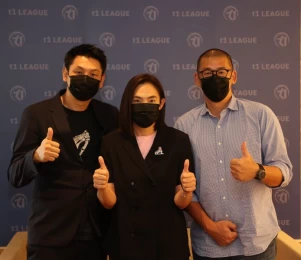 秘書長張運智(右)、賈凡(左)談洋將制度。李天助攝