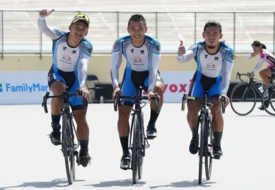 台中自由車三帥將團隊競速賽成績首度飆進59秒內。游智勝攝