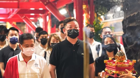 台中太陽參拜大甲媽祖。官方提供