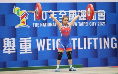 舉重女子49公斤林呈璟完成連霸。李天助攝
