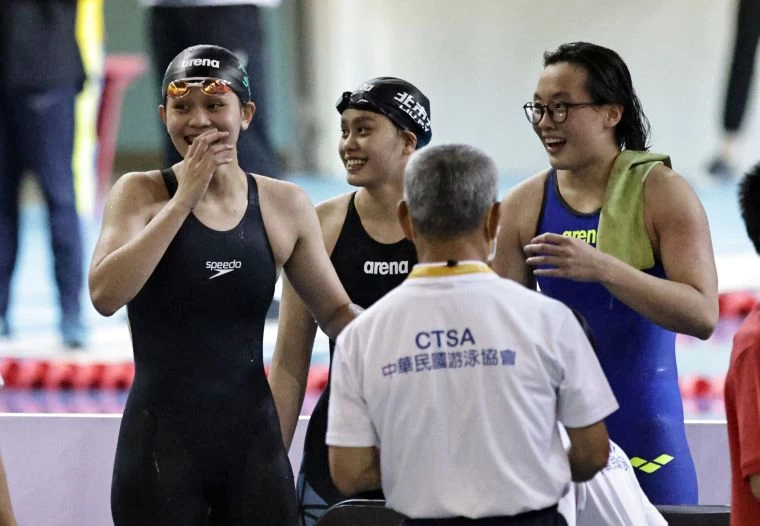 台北市女子接力隊破全國打敗高雄市。李鴻明攝