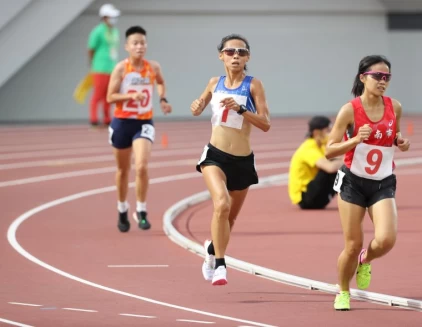 曹純玉再創5000公尺大會紀錄。李天助/攝