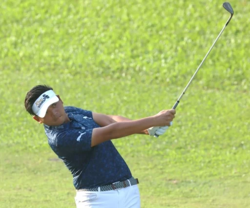高雄公開賽第一回合洪健堯69桿(-3)暫並列第三。鍾豐榮攝影