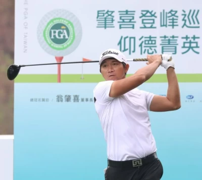 第一回合李士鴻70桿(-2)暫並列第二。鍾豐榮攝影