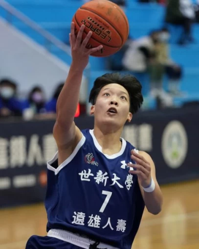世新大學蘇嘉嫻單場23分12抄截。大會提供