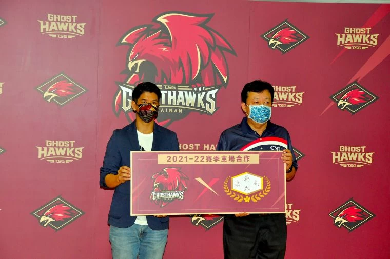 台南台鋼獵鷹隊本賽季主場落腳嘉南藥大。黃士綸攝
