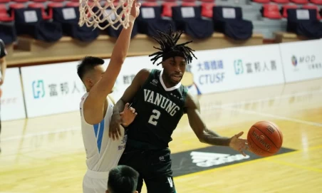 萬能科大美國籍張傑瑋17分8籃板。大會提供