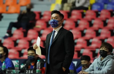 健行科大教練劉孟竹本季帶領13位精兵開季三連勝。大會提供