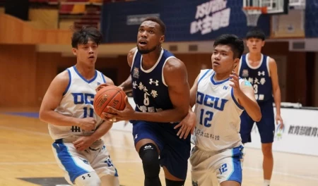 世新大學伊波卡20分11籃板6抄截。大會提供