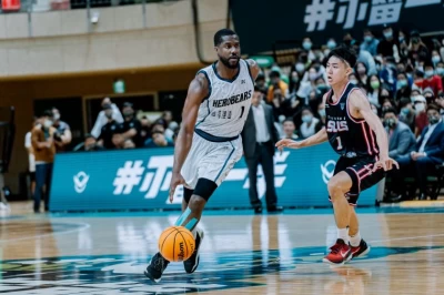 台啤英熊洋將米丘成為T1聯盟首位獲得大三元的球員,拿下24分11籃板10助攻。官方提供