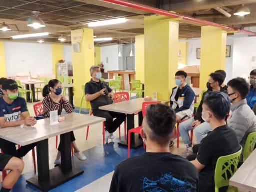 青訓營下午由Bryton執行長王聖慜帶領大家做討論。詹健全攝