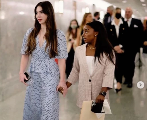 在納薩爾虐待案中,前奧運金牌馬羅尼(McKayla Maroney)和拜爾斯(Simone Biles)最受矚目。摘自馬羅尼IG