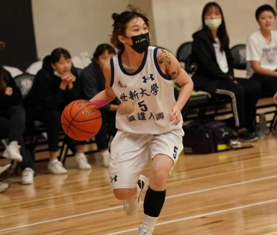 世新大學陳育緹飆進6記外線。大會提供