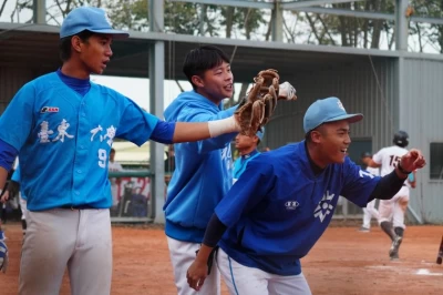 東大選手彼此鼓勵,團隊氣氛很好,士氣也始終保持在高檔。陳孟葦攝